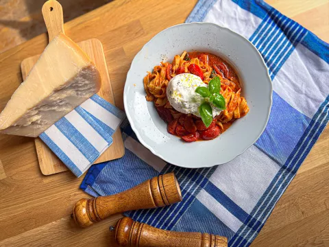 francesca_hausgemachte_pasta_burger_pizza_bar_vinothek_cocktaills_worms